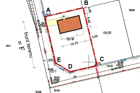 Plan zagospodarowania przestrzennego a warunki zabudowy: działka z budynkiem, wymiary, linie graniczne i oznaczenia terenu.